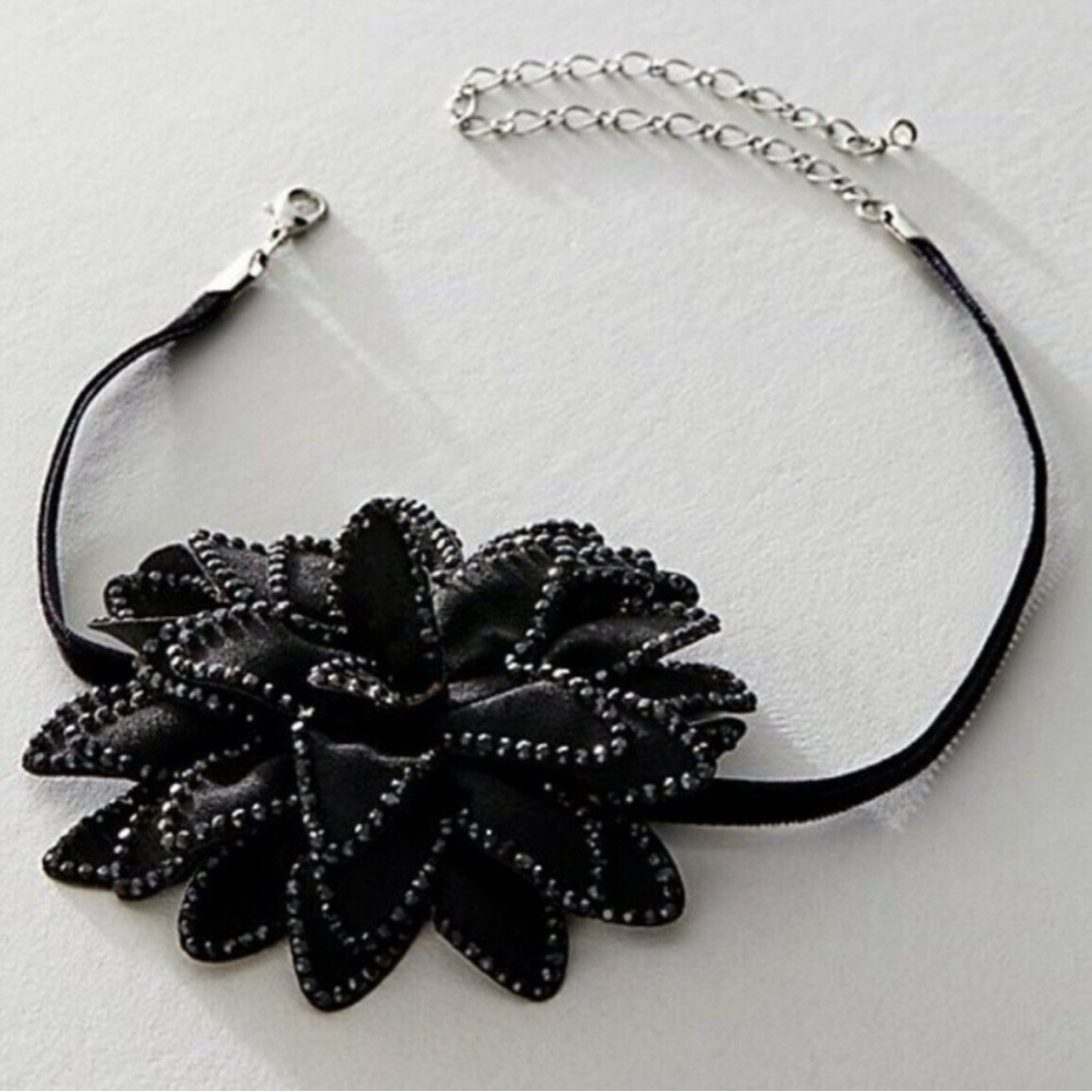 NWT Free People From Dusk Til Dawn Black Floral Choker Necklace🖤